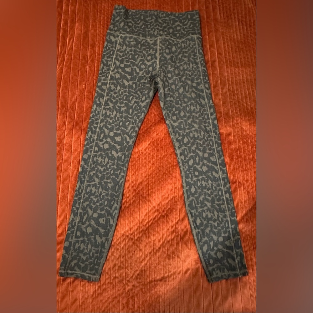 Vuori Studio Pocket Legging brown spots